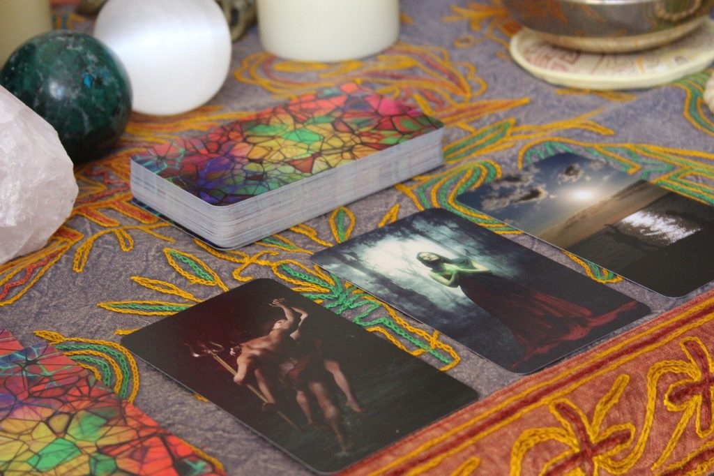 Tarot 24 horas real atiendo desde casa yo sola